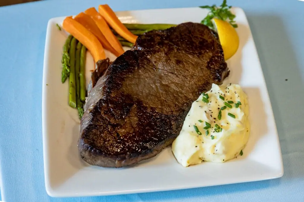 Imagen de carne y patatas